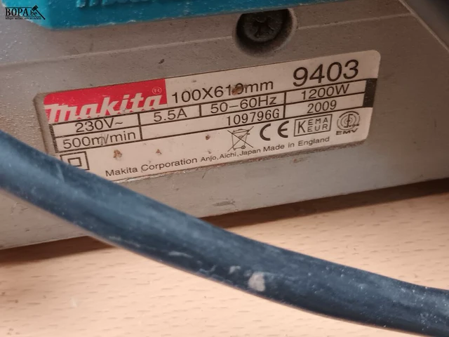 Lot 238 - bandschuurmachine makita - afbeelding 2 van  3