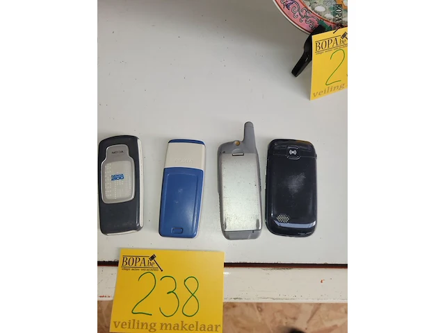 Lot 238 - oude gsm's 4 ex. - afbeelding 2 van  2