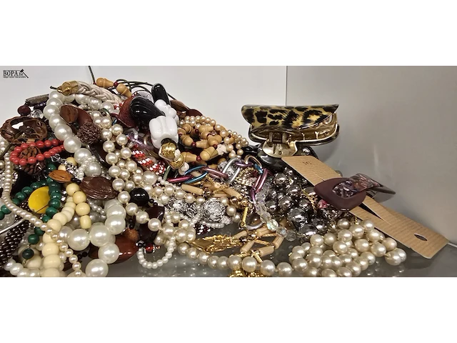 Lot 239 - fantasiejuwelen - afbeelding 4 van  4