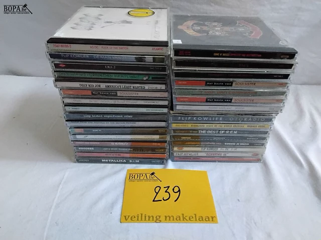 Lot 239 - lot cd's, variatie, stapel - afbeelding 1 van  4