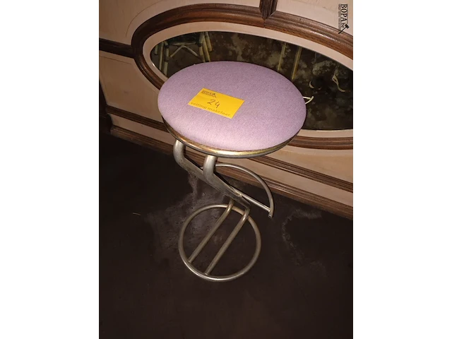 Lot 24 - barkruk - afbeelding 1 van  2