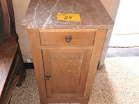 Lot 24 - bijzetkastje - afbeelding 1 van  4