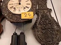 Lot 24 - comtoise klok - afbeelding 1 van  4
