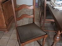 Lot 24 - houten eetkamer stoelen. 6 stuks - afbeelding 1 van  3
