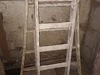 Lot 24 - houten ladder 2 x 16 sporten - afbeelding 2 van  3