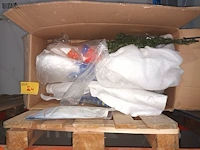 Lot 24 - kerstdecoratie - afbeelding 1 van  3