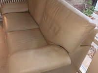 Lot 24 - lederen sofa - afbeelding 2 van  4