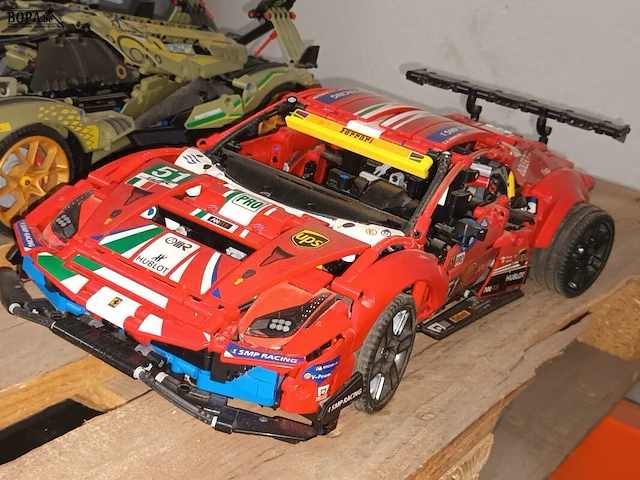 Lot 24 - lego technic ferrari - afbeelding 3 van  5