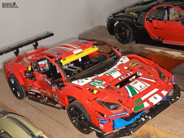 Lot 24 - lego technic ferrari - afbeelding 4 van  5