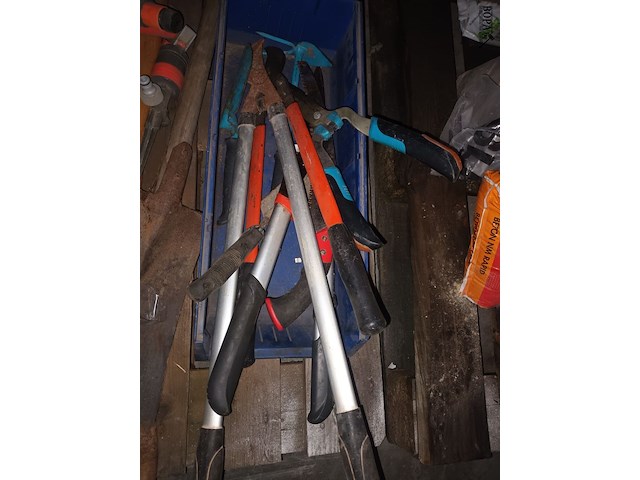 Lot 24 - lot tuingereedschap - afbeelding 3 van  4