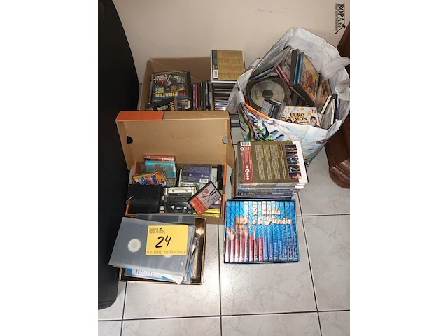Lot 24 - muziek en film - afbeelding 1 van  5