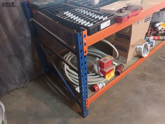 Lot 24 - palletstelling werkbank - afbeelding 2 van  3