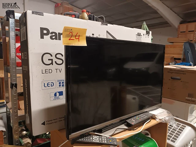 Lot 24 - panasonic 80 cm led tv - afbeelding 1 van  6