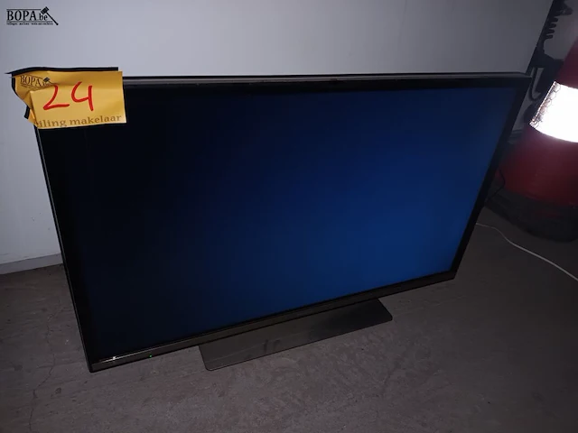 Lot 24 - panasonic 80 cm led tv - afbeelding 4 van  6