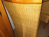 Lot 24 - rieten eetkamerstoelen. 4 stuks - afbeelding 4 van  5