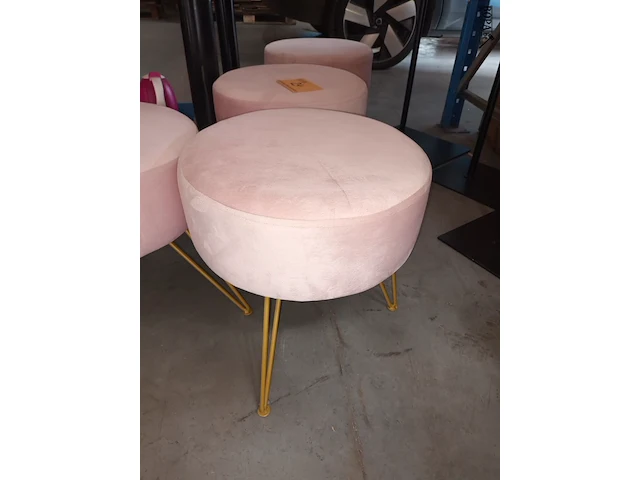 Lot 24 - roze krukjes. 4 stuks - afbeelding 2 van  4