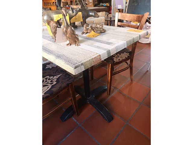 Lot 24 - terrastafel. 2 stuks - afbeelding 1 van  5
