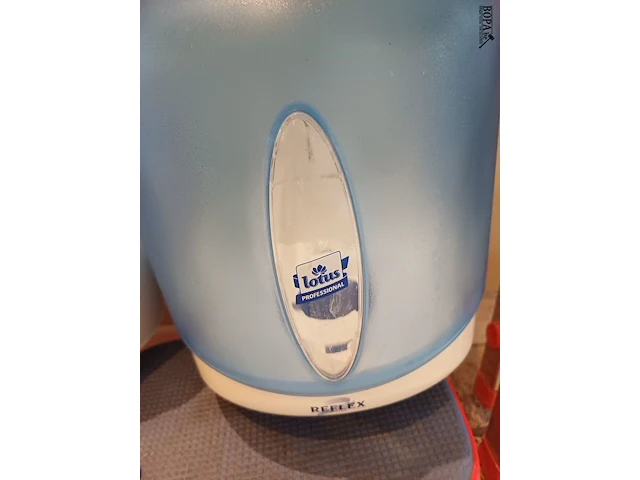 Lot 24 - trapladder, opstapje en handdoekdispenser - afbeelding 5 van  5