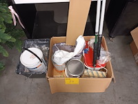 Lot 24 - verf en verfmateriaal - afbeelding 1 van  4