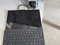Lot 24 - windows tablet - afbeelding 1 van  2