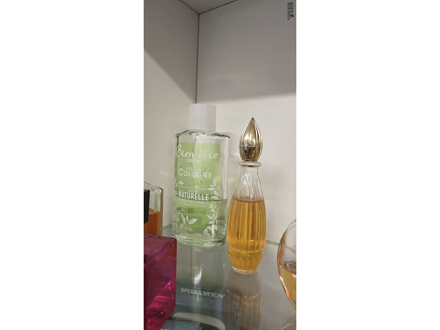 Lot 240 - aangebroken flessen parfum, eau de cologne...ong 9 stuks - afbeelding 5 van  5