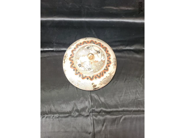 Lot 240 - antieke chineese dekselpot - afbeelding 3 van  5