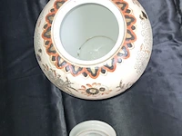 Lot 240 - antieke chineese dekselpot - afbeelding 4 van  5