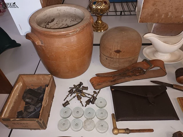 Lot 240 - brocante. 55 stuks - afbeelding 6 van  6