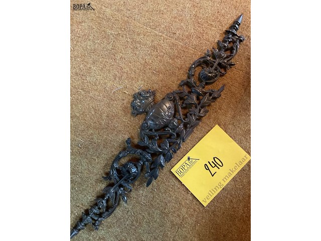 Lot 240 - koperen belegsel decoratief gemerkt - afbeelding 2 van  5