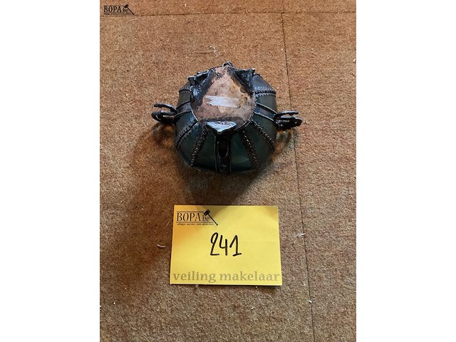 Lot 241 - blauwglazen kommetje in metalen omhulsel - afbeelding 4 van  4