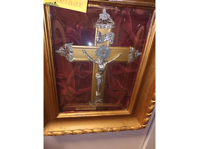 Lot 241 - kader met kruisbeeld - afbeelding 2 van  3