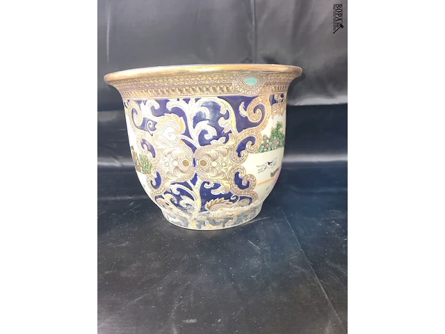 Lot 242 - antieke bloempot - afbeelding 2 van  5