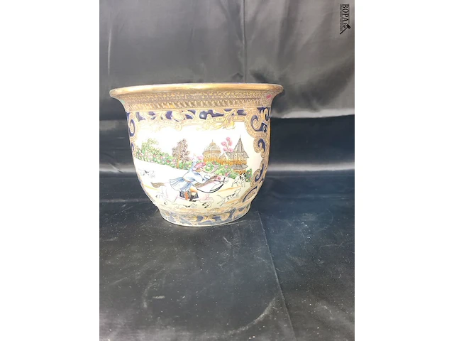 Lot 242 - antieke bloempot - afbeelding 3 van  5