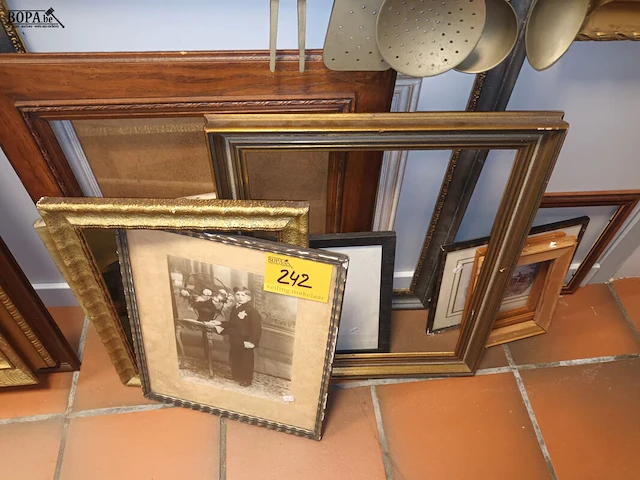 Lot 242 - kaders. 12 stuks - afbeelding 1 van  4