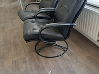 Lot 242 - lederen relax zetel. 2 stuks - afbeelding 2 van  4