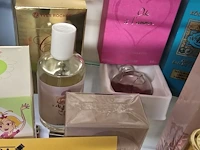 Lot 242 - ongeopende flessen parfum, after shave en stuk zeep - afbeelding 5 van  6