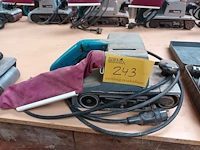 Lot 243 - bandschuurmachine makita - afbeelding 1 van  3