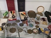 Lot 243 - eregedenktekens en medailles ong 56 stuks - afbeelding 4 van  5