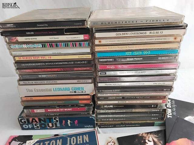 Lot 243 - lot cd's, variatie, stapel - afbeelding 2 van  3