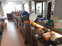 Lot 243 - rechte toonbank - afbeelding 2 van  3