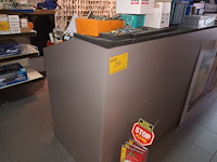 Lot 243 - rechte toonbank - afbeelding 3 van  3