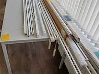 Lot 244 - raamweringen en rails. 15 stuks - afbeelding 2 van  2