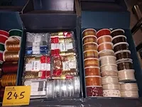 Lot 245 - cadeaulint. 5 dozen - afbeelding 2 van  4