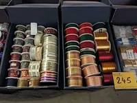 Lot 245 - cadeaulint. 5 dozen - afbeelding 3 van  4