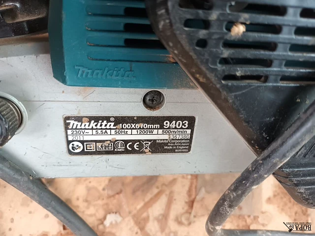 Lot 246 - bandschuurmachine makita - afbeelding 2 van  3