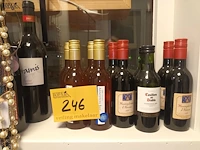 Lot 246 - flessen wijn. 34 stuks - afbeelding 1 van  3