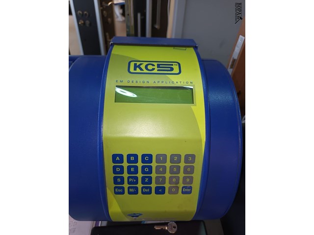 Lot 246 - kc5 sleutelmachine met toebehoren - afbeelding 2 van  3