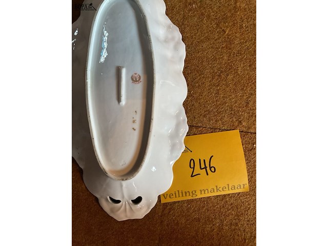 Lot 246 - snoepschaaltje-zwanendecor prussia - afbeelding 2 van  2