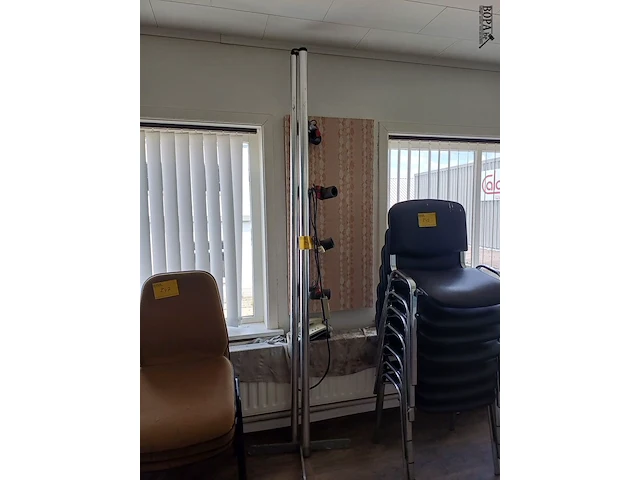Lot 246 - telefoon en verlichtingsarmaturen - afbeelding 1 van  3