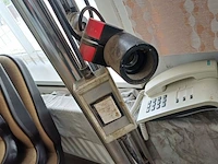 Lot 246 - telefoon en verlichtingsarmaturen - afbeelding 2 van  3